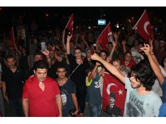 Adana’da Terör Olayları Geç Saatlere Kadar Protesto Edildi