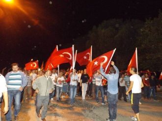 Şehitler İçin Saygı Yürüyüşü Düzenlendi