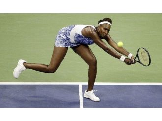 Serena Wıllıams, Ablasını Yenerek Yarı Finale Yükseldi