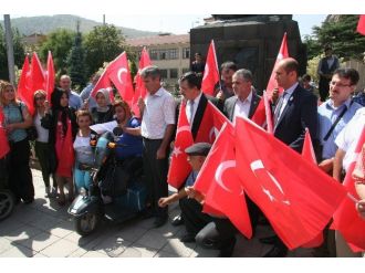 Afyonkarahisar’da Engelli Vatandaşlar Terör Olaylarını Protesto Etti