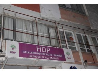 İskenderun’da Hdp Binasının Güzergahı Trafiğe Kapatıldı