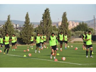 Akhisar Belediyespor’da Forma Savaşı