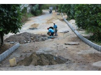 Akçakoca’da Santral Caddesi Ve Uysal Sokakta Yol Çalışmalarına Başlandı