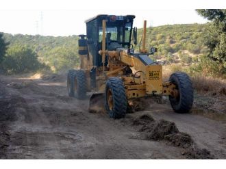 Aliağa Belediyesi 3 Bin 500 Yıl Öncesine Ulaşan Yolu İyileştiriyor