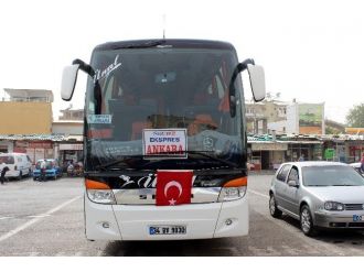 Şehirlerarası Otobüsler Türk Bayrakları İle Süslendi