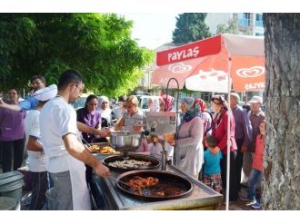 Hastane Personeli Şehitlerimizi Unutmadı