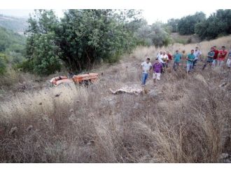 Kullandığı Traktörün Altında Kalarak Can Verdi