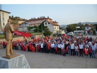 Koyulhisar’da ‘Şehitlere Saygı,teröre Lanet’ Yürüyüşü Yapıldı