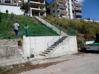 İzmit Belediyesi’nden Erenlere 59 Basamaklı Merdiven