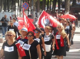 Kuşadalı Kadınlar Askere Gitmek İçin Dilekçe Verdi