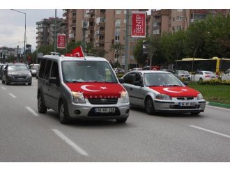 Bursa’da Yüzlerce Araç Teröre Tepki İçin Yollara Döküldü