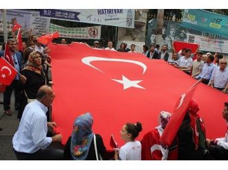 Erzurumlular Taksim’de Terörü Lanetledi