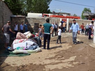 Elektrik Kontağından Çıkan Yangın Evi Kullanılamaz Hale Getirdi