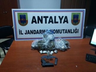 Alanya’da Jandarma Uyuşturucu Ve Silah Yakaladı