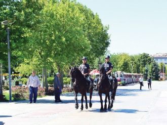 Parklarda Atlı Güvenlikle Asayiş