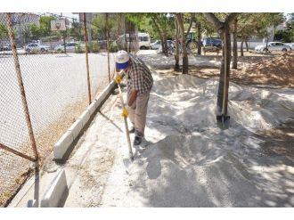 Karaman Belediyesinin Park Düzenleme Çalışmaları Sürüyor