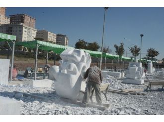 2’nci Uluslararası Beylikdüzü Taş Heykel Sempozyumu Başlıyor