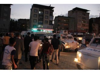 Hakkari Devlet Hastanesi Önünde Gerginlik