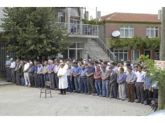 Kabe’deki Vinç Kazasında Ölen Tekirdağlı Ramazan Özmen İçin Memleketinde Gıyabi Cenaze Namazı Kılındı