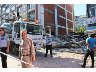 İstanbul’da 5 Katlı Bina Çöktü: Enkaz Altında 1 Kişi Var