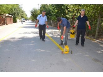 Kartepe Zabıtası Pazar Yerlerini Düzenliyor