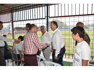 Başkan Üzülmez, Kartepe Belediyespor’un Maçını İzledi