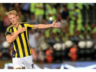 Kuyt hat-trick yaptı