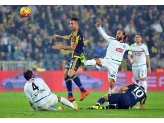 Fenerbahçe Konyaspor engelini tek golle aştı