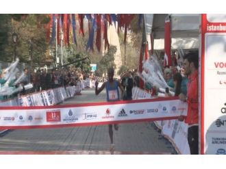 Maratonda ipi Kenyalı atlet göğüsledi