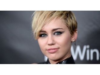 Miley Cyrus dünya turnesine çıkıyor