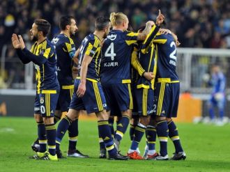 Maçın ilk yarısı Fenerbahçe’nin 1-0 üstünlüğüyle sona erdi