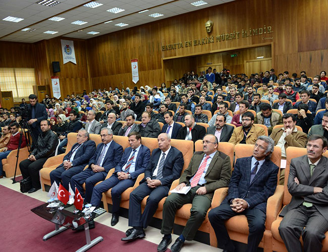 KSÜ’de Yabancı Uyruklu Öğrencileri Bilgilendirme