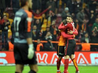 Podolski ve Burak’tan 18 gole katkı