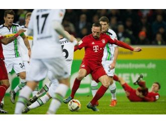 Bayern Münih, Mönchengladbach engelini aşamadı