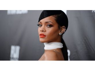 Rihanna’dan olay açıklama