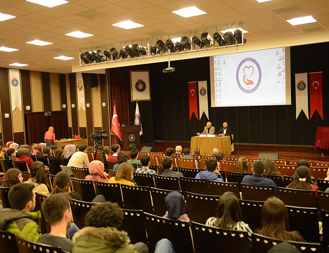 “Sağlık Kurumlarında Girişimcilik” Paneli Düzenlendi