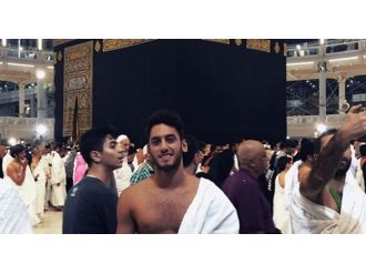 Hakan Çalhanoğlu Kabe’den fotoğraf paylaştı