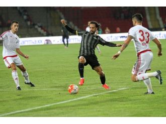 Akhisar Belediyespor 3 futbolcu ile yollarını ayırdı