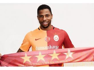 Cimbom imzayı attırdı