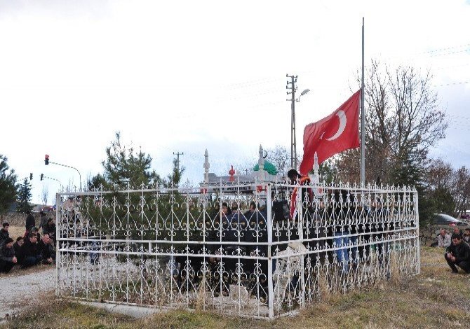 Yaşarken Yaptırdığı Mezara 4 Yıl Sonra Defnedildi