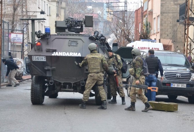 PKK’nın hücre evlerine operasyon: 2 terörist öldürüldü