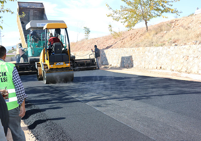 Pazarcık'ta Asfaltsız Yol Kalmayacak