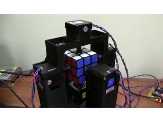 Rubik küpü rekoru artık bir makinenin