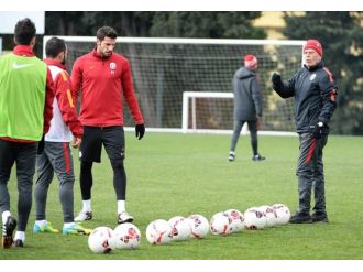 Galatasaray’a dinlenmek yok