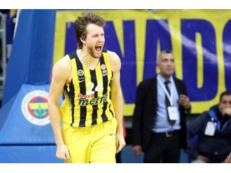 ’Vesely Hava Yolları’ ayın da MVP’si