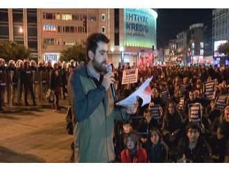 Protesto gösterisinde yasa dışı slogan gerginliği