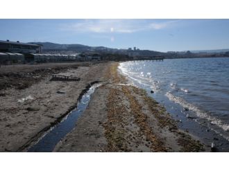 Çanakkale’de deniz suları çekildi