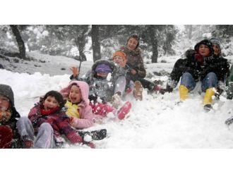 Hakkari’de eğitime kar engeli