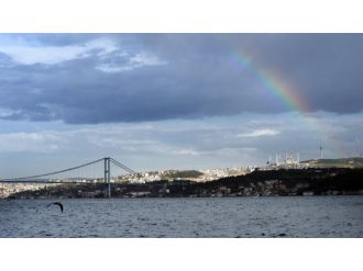 İstanbul Boğazı’nda kartpostallık görüntüler