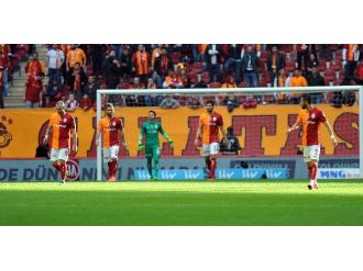 Galatasaray taraftarından protesto